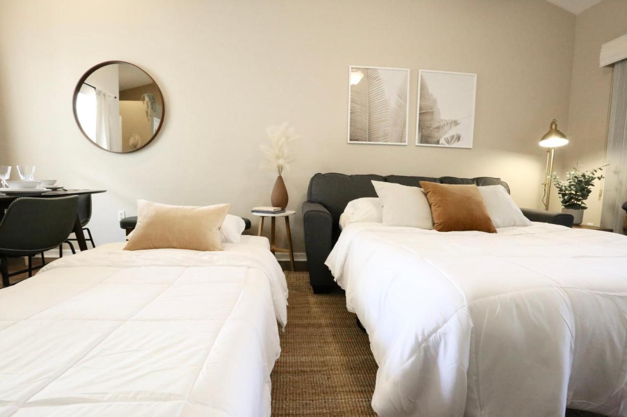 Nomad Retreat King Bed Boutique Condo W Garage Gainesville Dış mekan fotoğraf